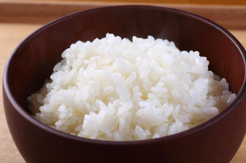 米を研ぐ