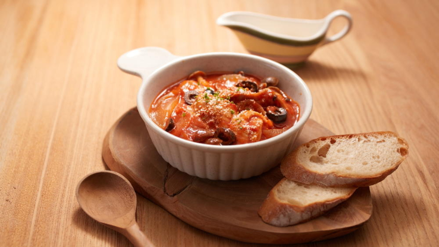 鶏肉としめじのトマト缶煮