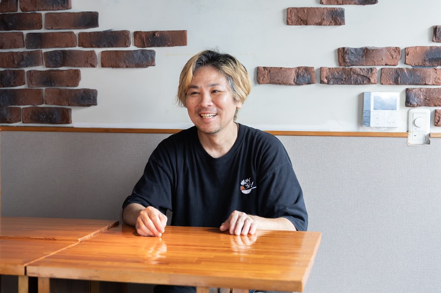 Mr. Ota, owner of Akira Curry.