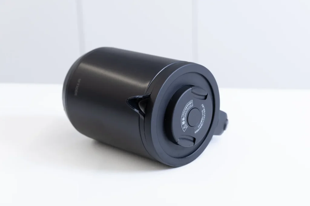 転倒した電気ケトル