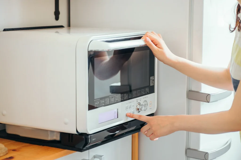 Reheating rice in a microwave